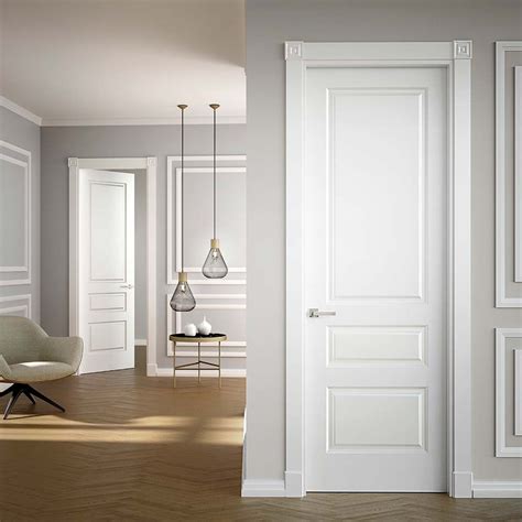 Puertas lacadas blancas .